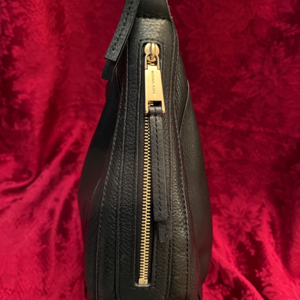 Michael Kors Julia Black Pebbled Leather Hobo Shoulder Bag - Picture 11 of 12